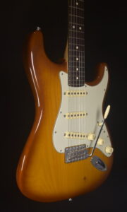 FENDER AMERICAN PERFORMER STRATOCASTER SSS