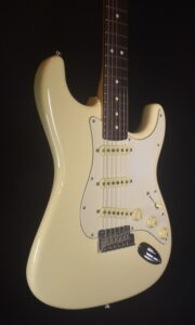 FENDER AMERICAN PROFESSIONAL STRATOCASTER